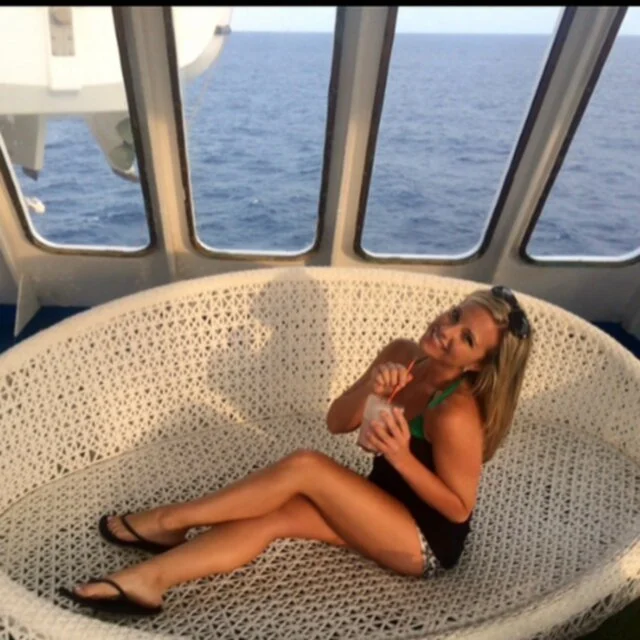 Busty Milf Tara Lost image 5