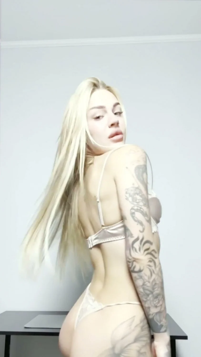 🔞 Hot sexy perky tits nude stripping naked pussy 😈🍑 Check OF now image 2