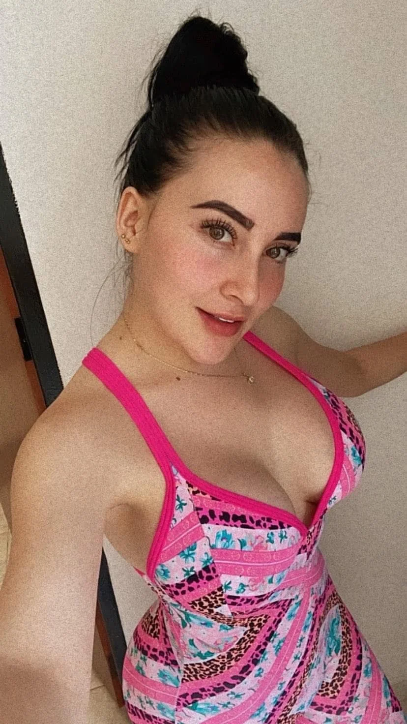 Latinas image 27