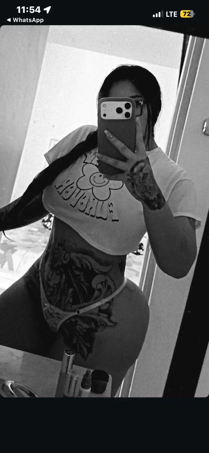 Latinas image 39