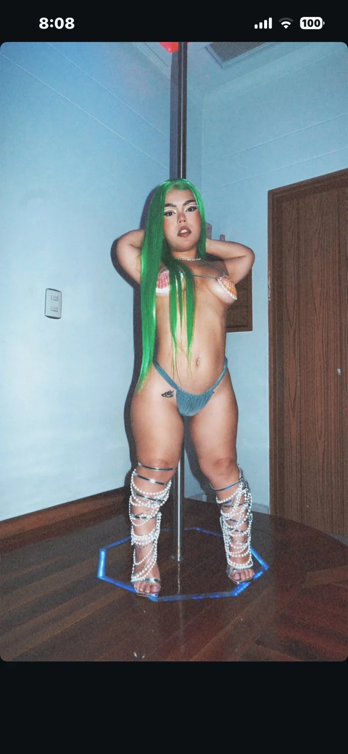 Latinas image 48