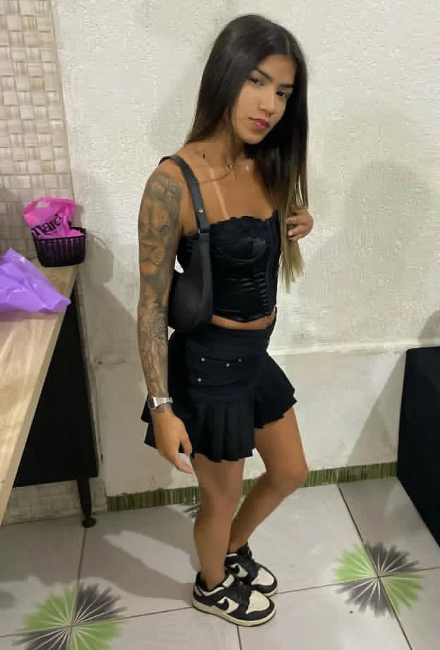 Gaby putinha novinha safada image 8