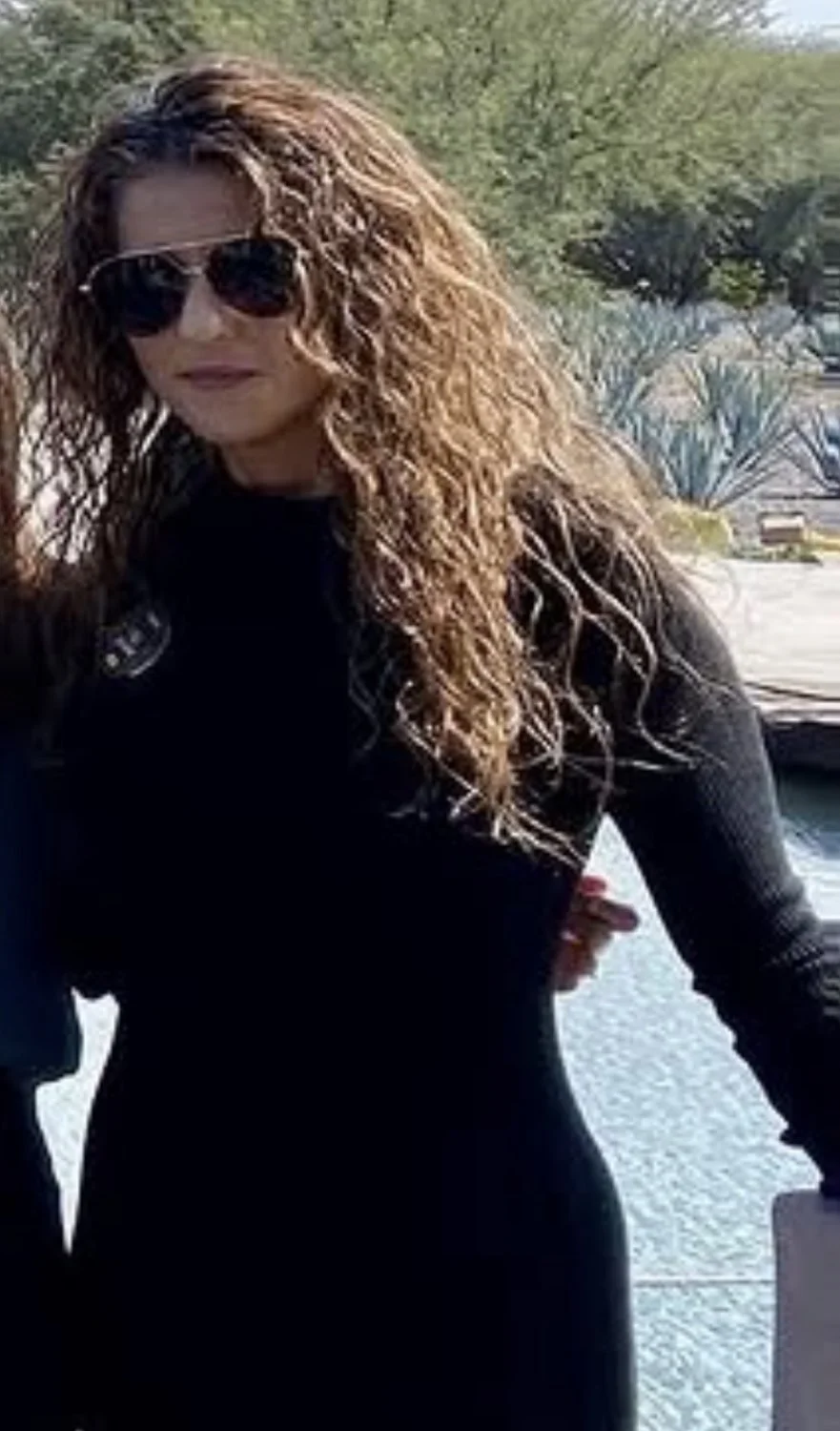 Yesmin and her perfect boobs image 2