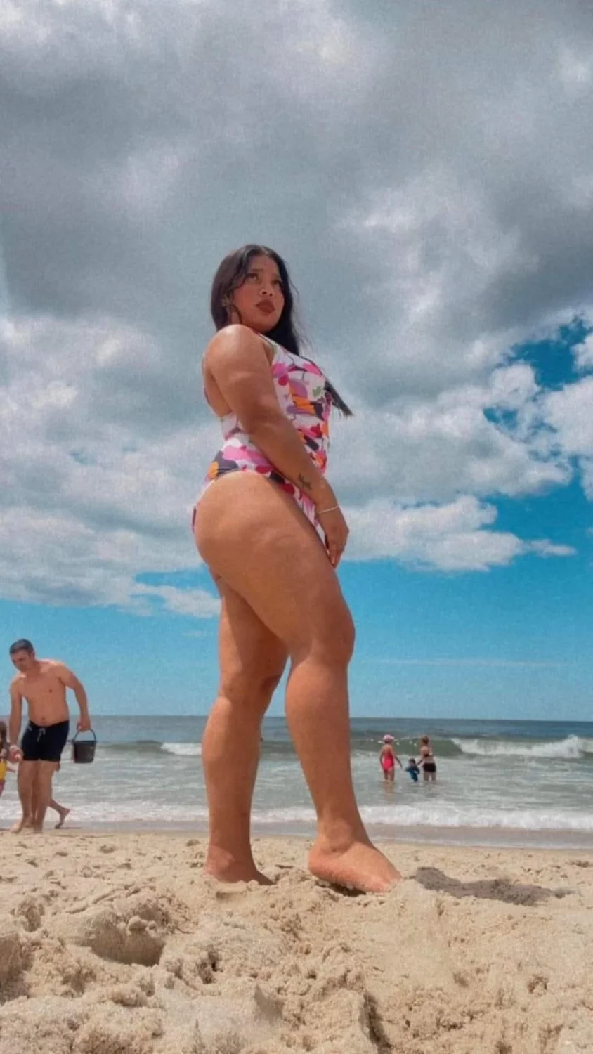 Fine Salvadorian image 5