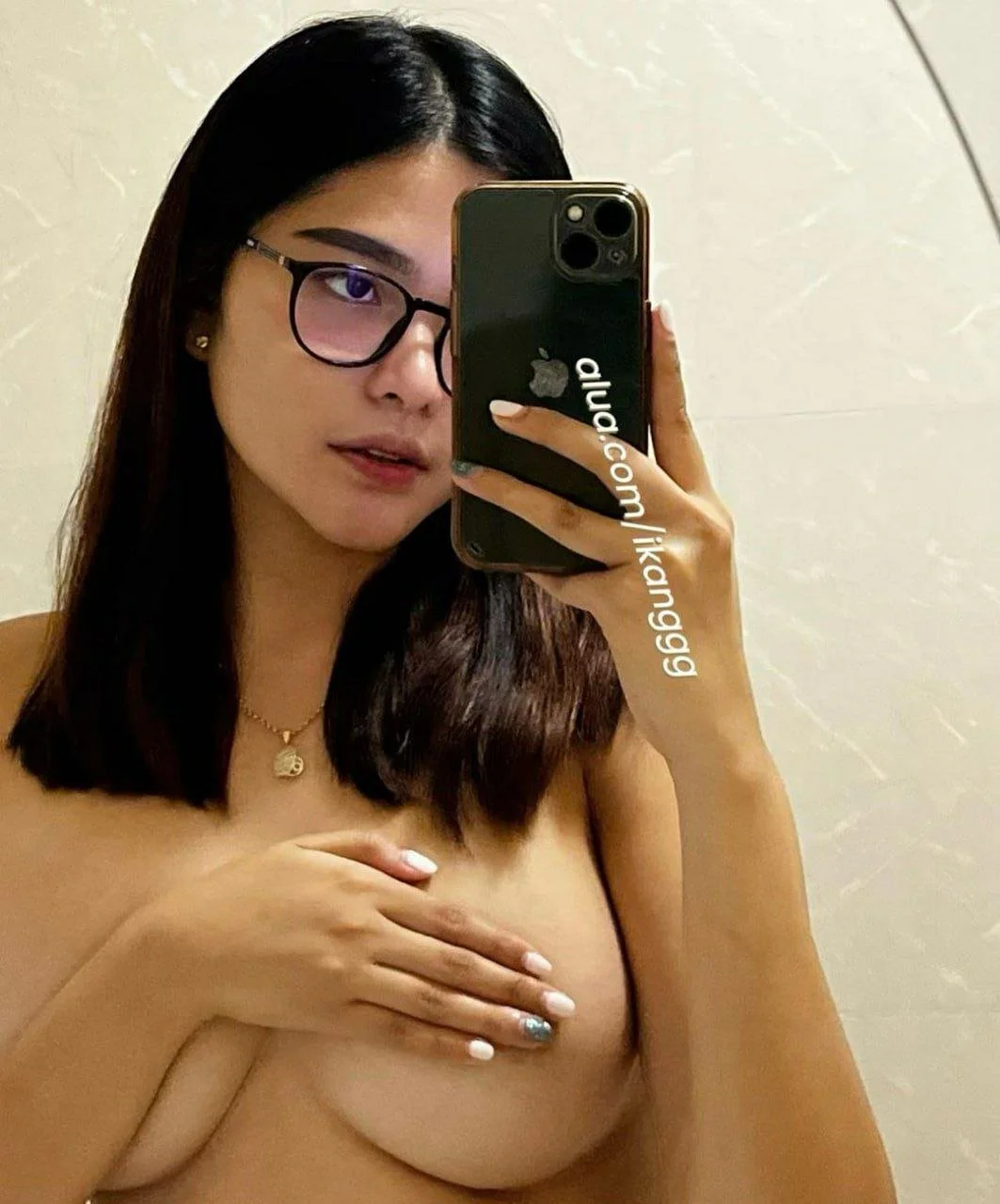 Asian Pinay Erica Garcia image 3