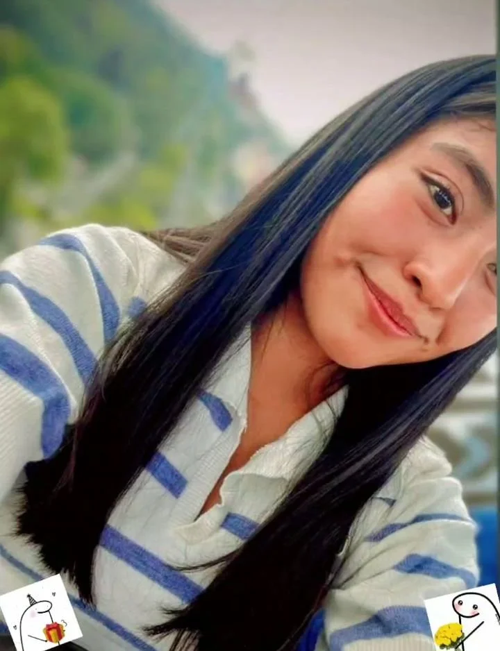 Putita estudiante de enfermería abriendoce si hermoso vizcochito 🥵🤤🥴 image 1