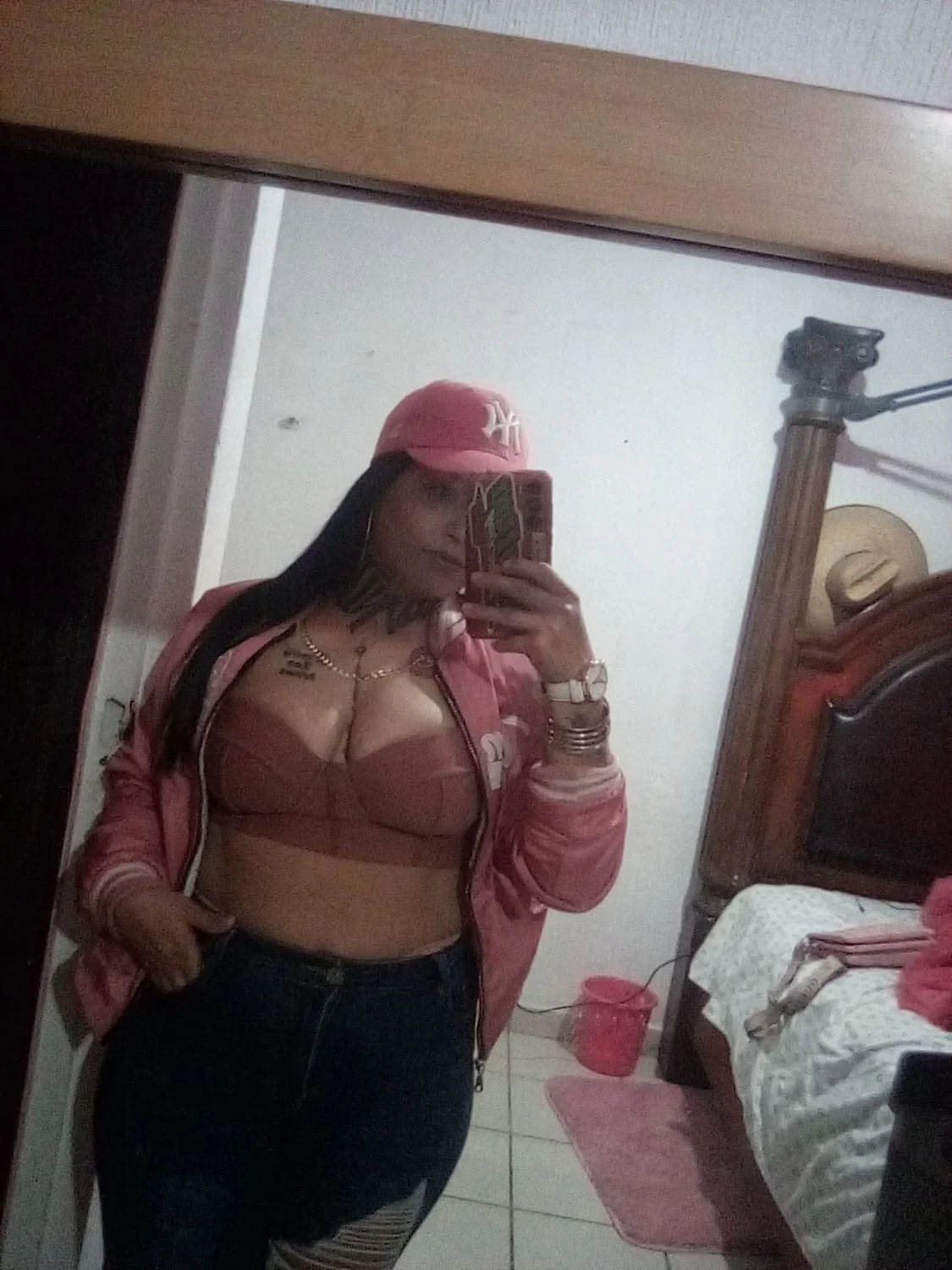 La peke tremenda milf chola putona soft main image