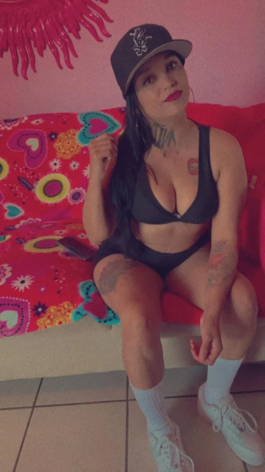 La peke tremenda milf chola putona soft image 15