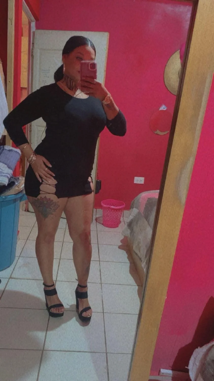 La peke tremenda milf chola putona soft image 37