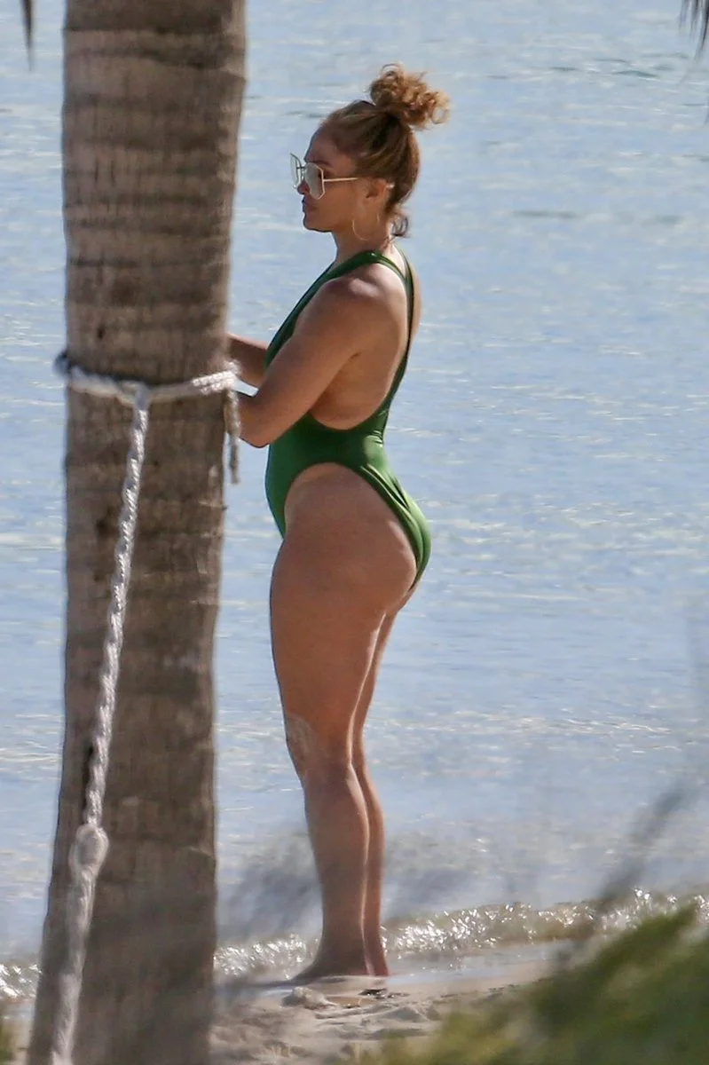 CELEB image 14