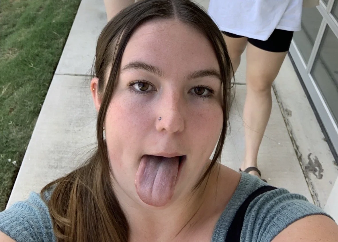 Thick snowbunny pawg shared my bf (dm to share your sluts or add on disc- t_18400 image 1