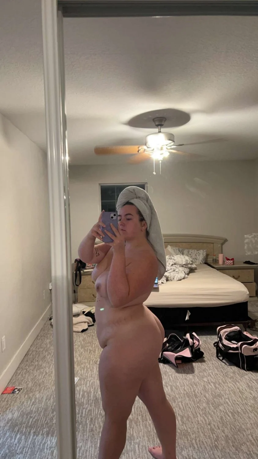 Thick snowbunny pawg shared my bf (dm to share your sluts or add on disc- t_18400 image 13