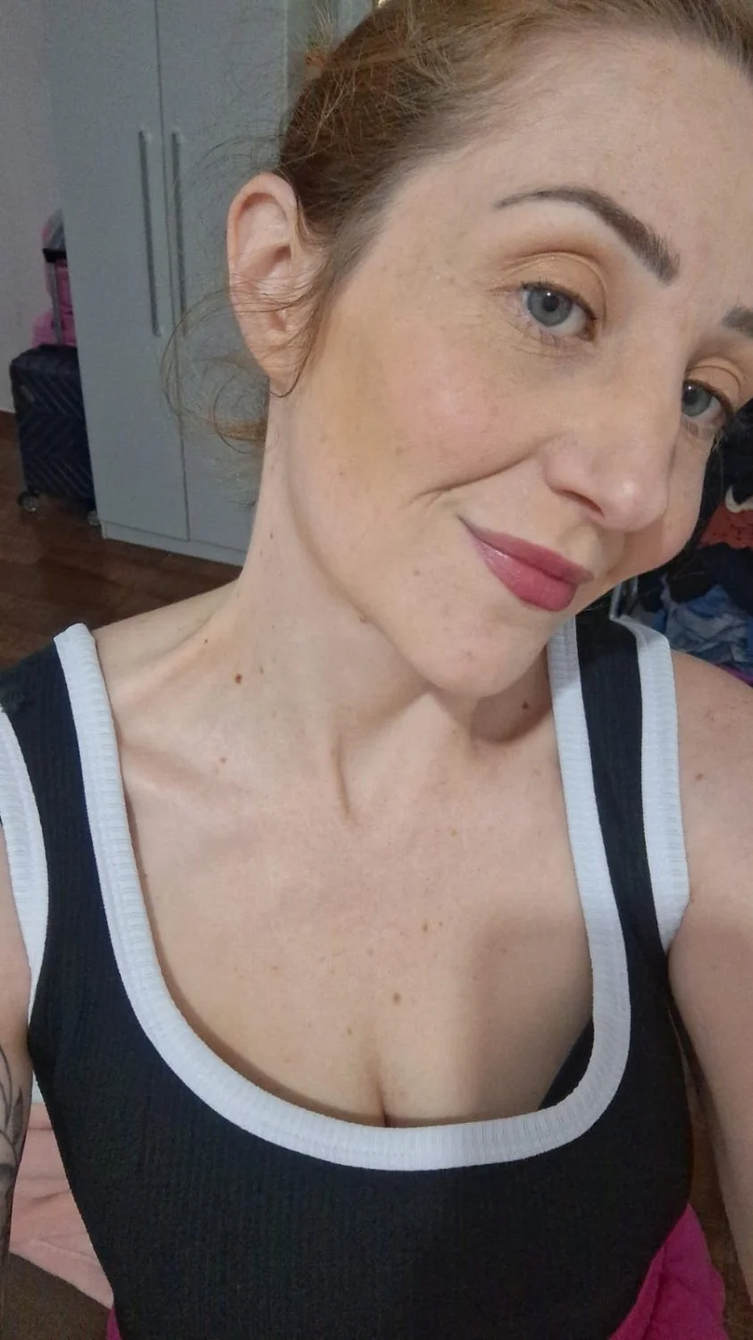 Marido Corno exibindo a esposa .... adora comentários safado.... louco pra ver fuderem ela image 2