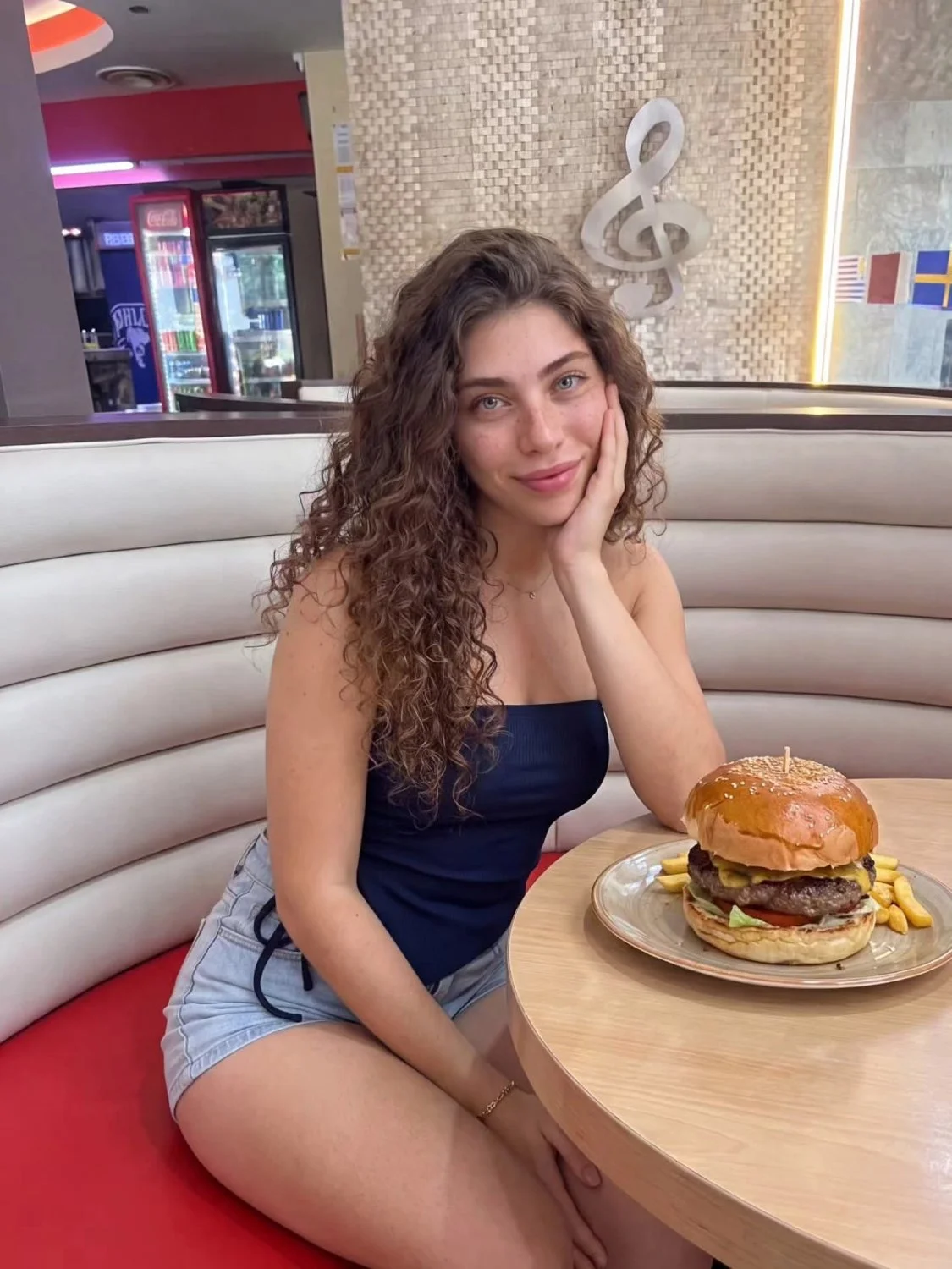 CARITA LINDA image 2