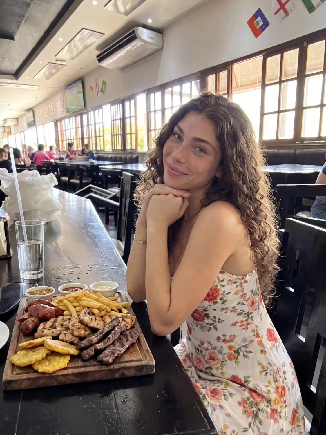 CARITA LINDA image 7