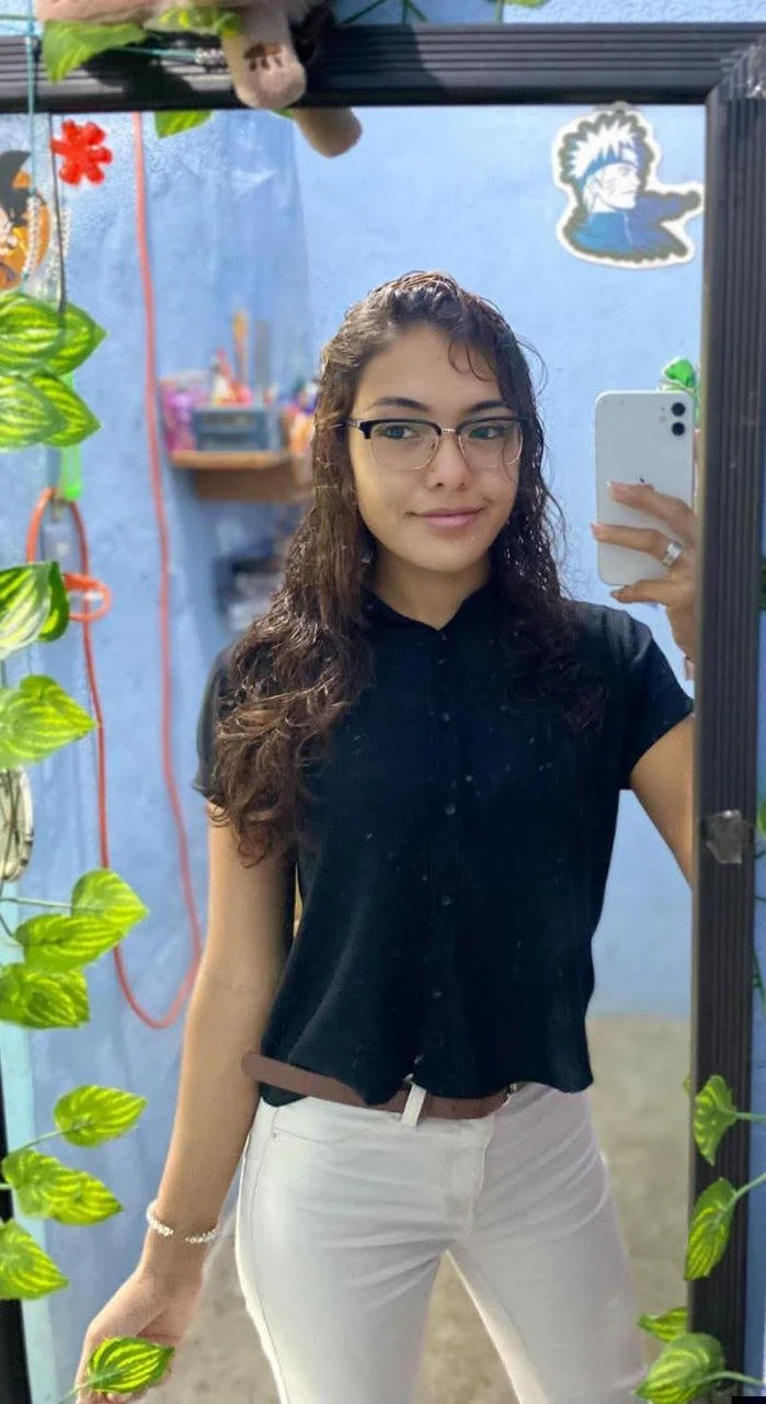 Que usará la puta de fanny coppel tanguita o cachetero image 6