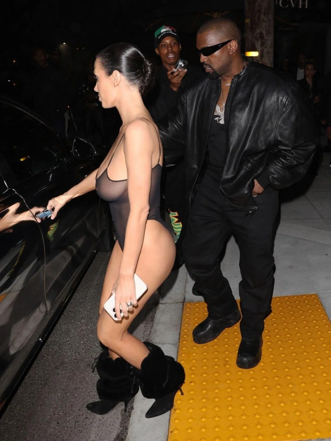 Bianca Censori Nipples See-Through (Kanye West Wife) image 46