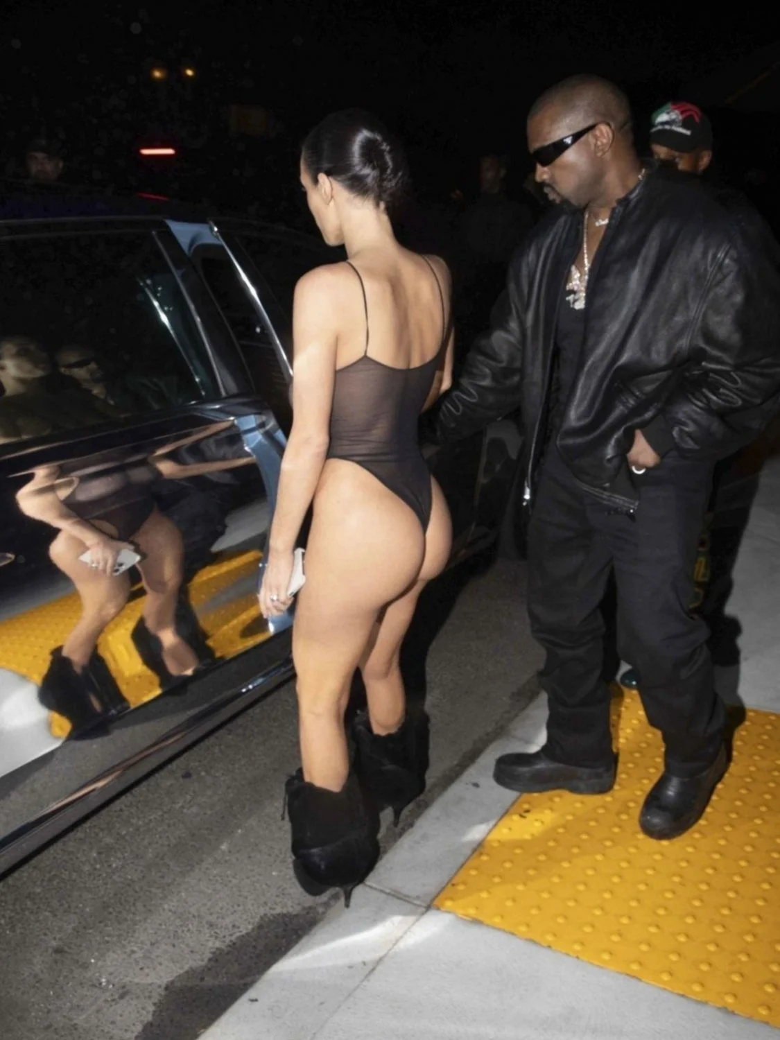 Bianca Censori Nipples See-Through (Kanye West Wife) image 48