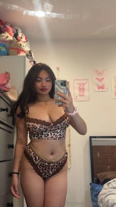 Zoeyyyyy zoeylara I love thick Asians fml image 16