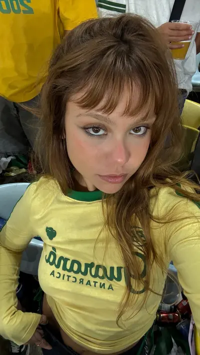 Bruninha essa muito linda...Bruna Carvalho gatinha gostosa !!! cover image