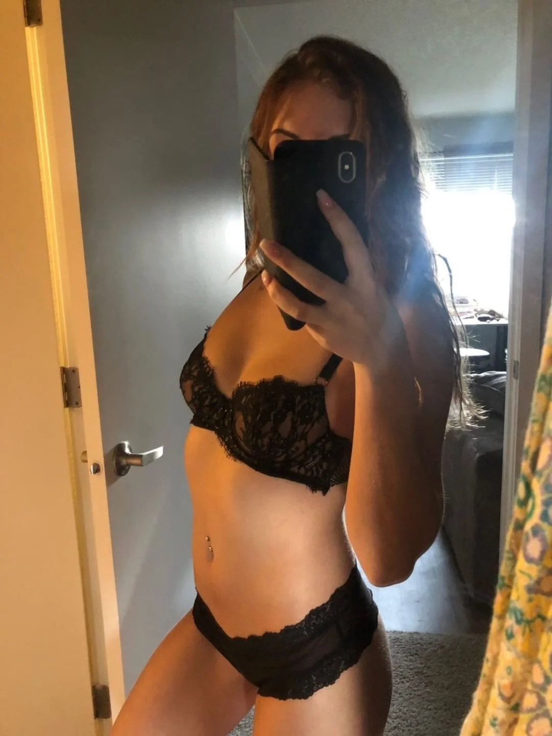 Kim likes to show off her feet and piss for cash image 28