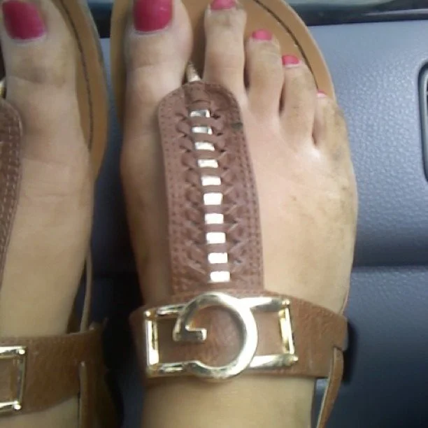 Kim likes to show off her feet and piss for cash image 29