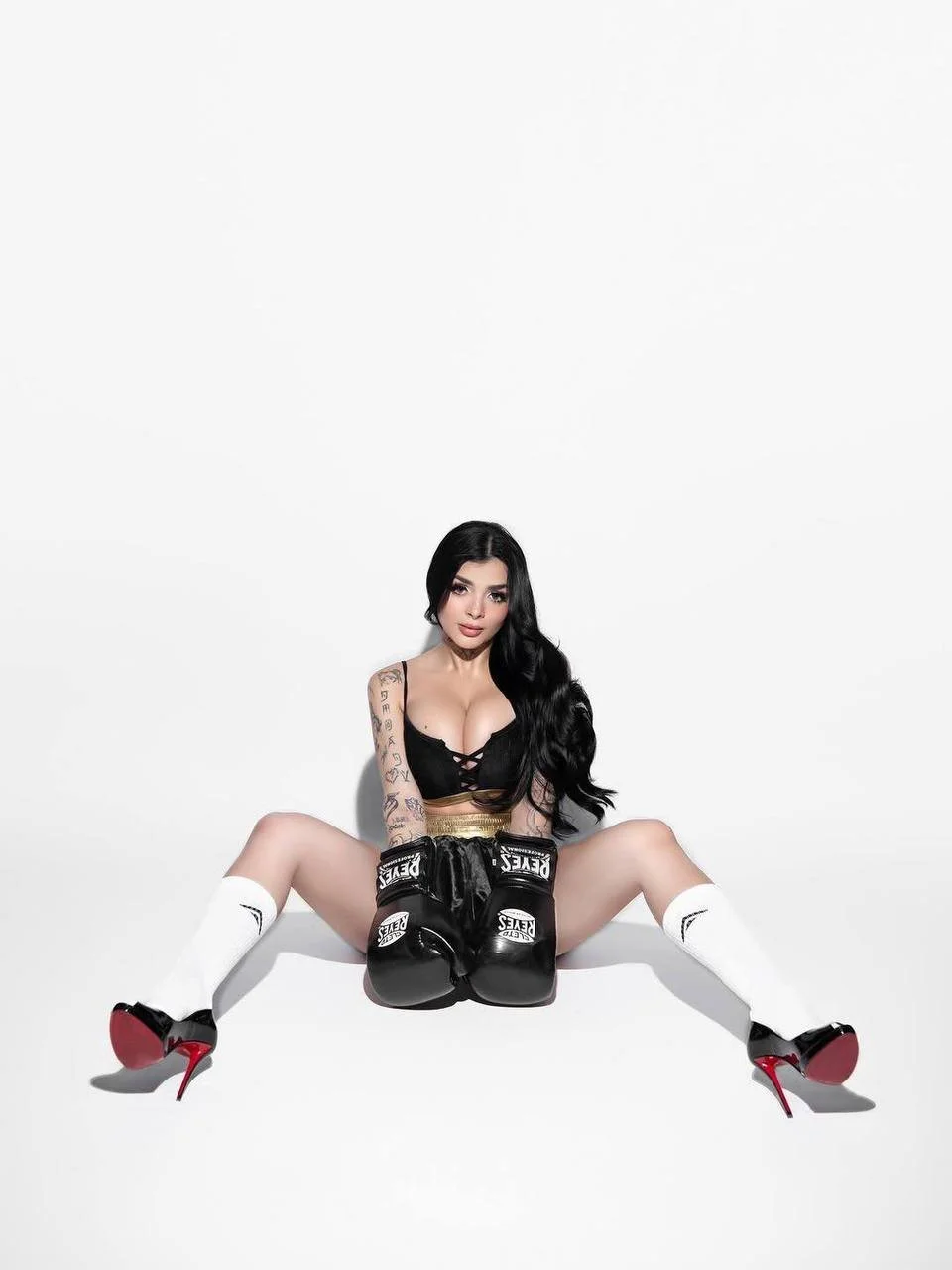Karely Ruiz buenísima influencer mexicana image 3