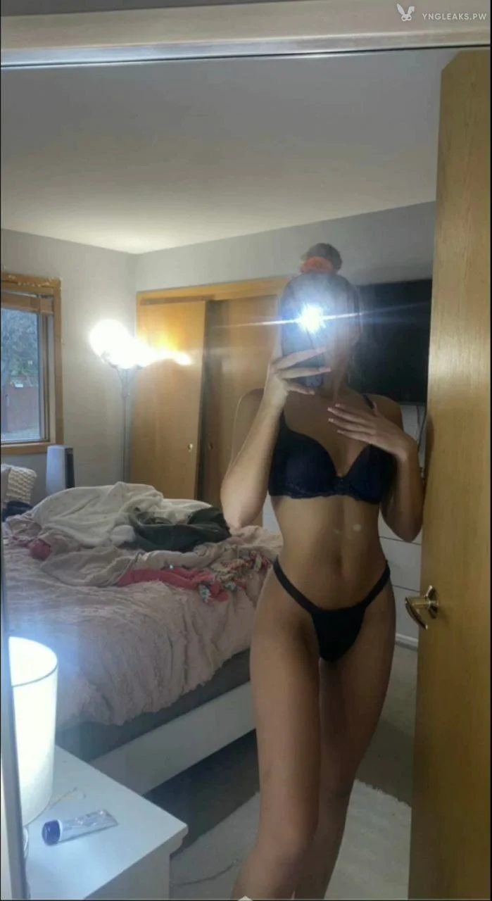 Ellie H. image 33