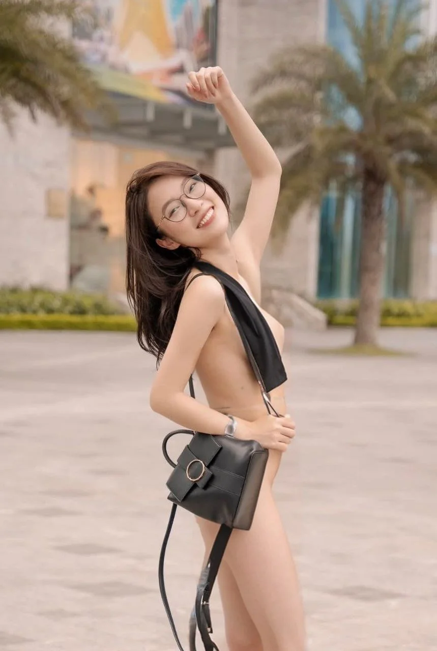 Chó cái Trần Khánh Vy image 9