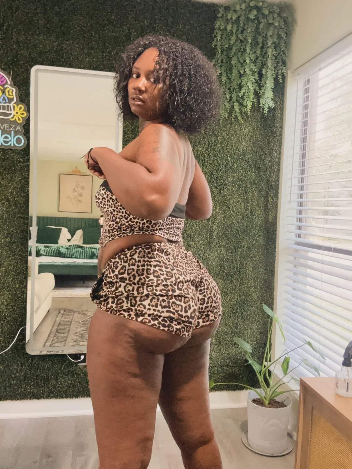 Meg D Town Live!!!! 🐆🌳 image 1