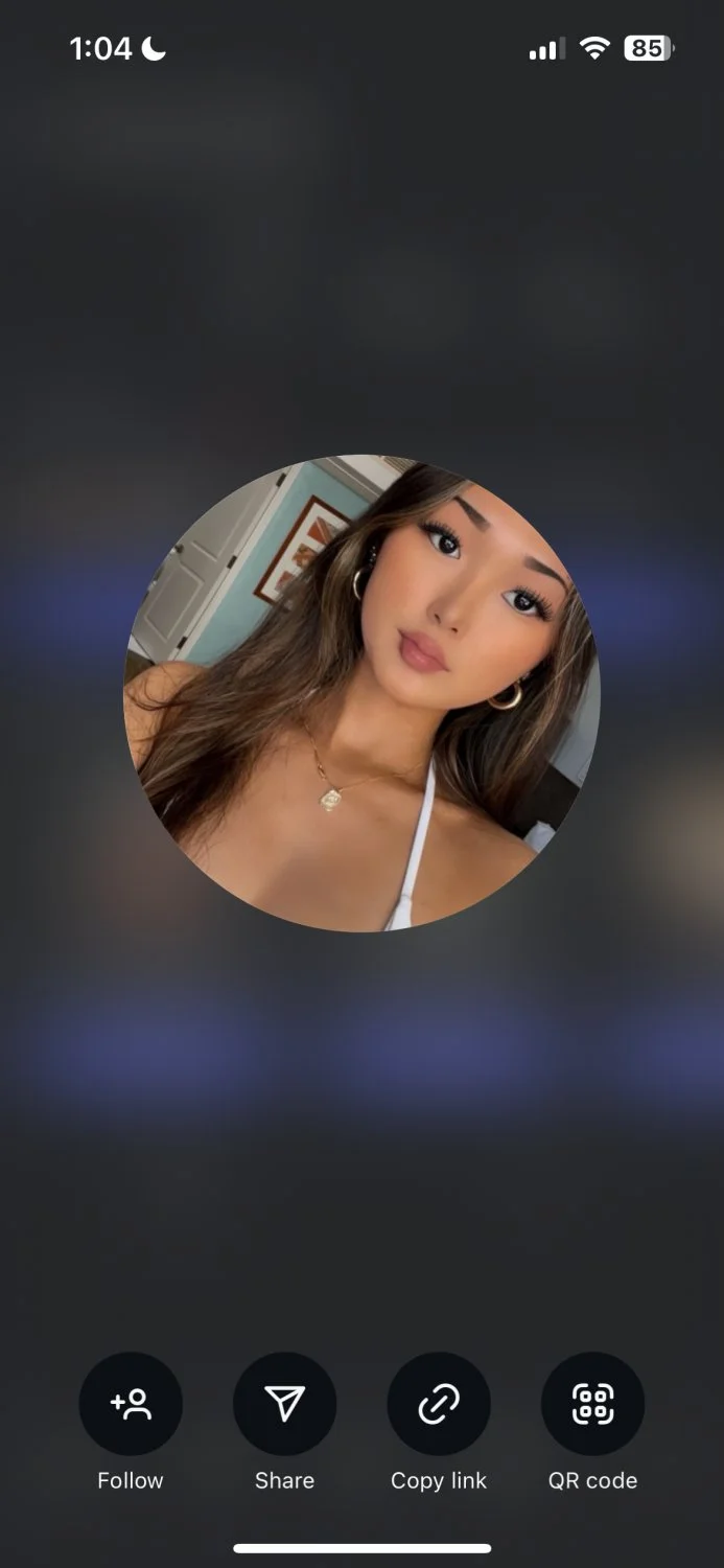 can someone find her pics image 2