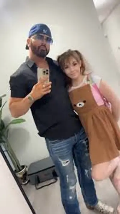 Papai Ama Papai cuida 😍❤️ Amor de pai e filha. cover image