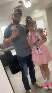 Papai Ama Papai cuida 😍❤️ Amor de pai e filha. image 5