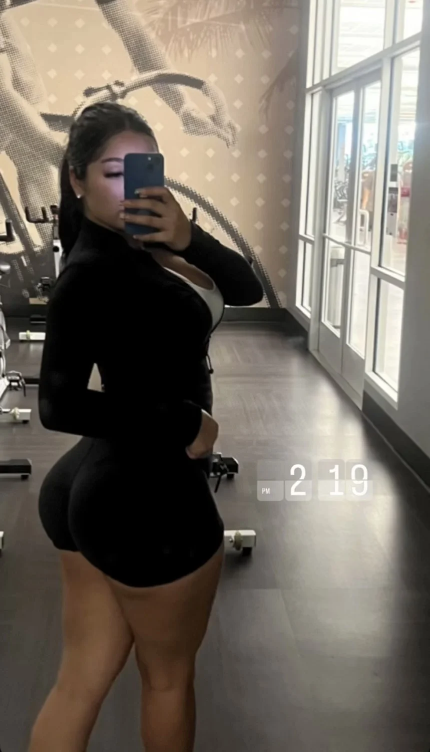 Latina big booty slut ig image 6
