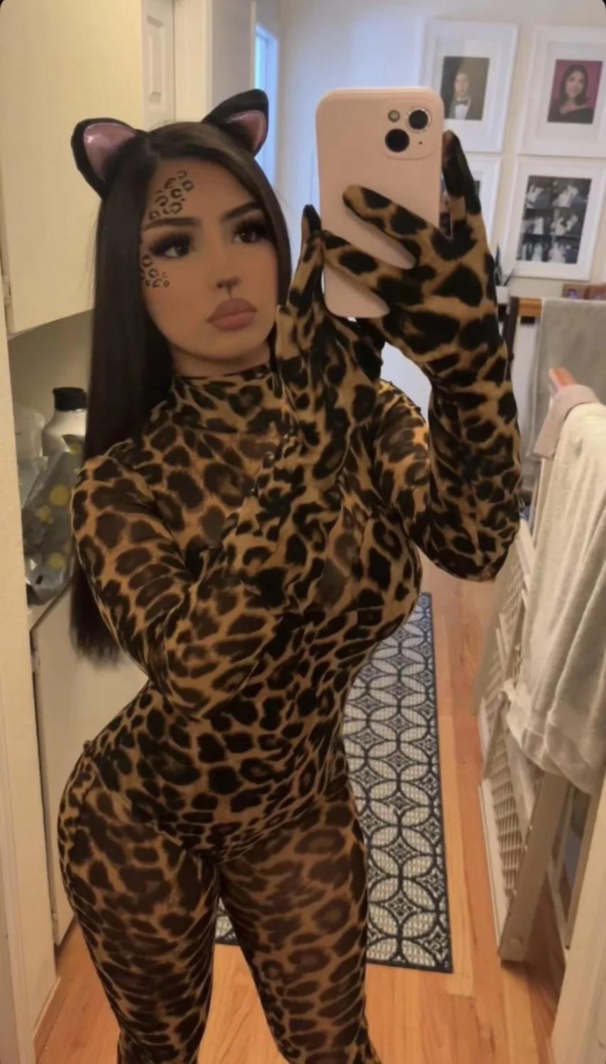 Latina big booty slut ig image 9