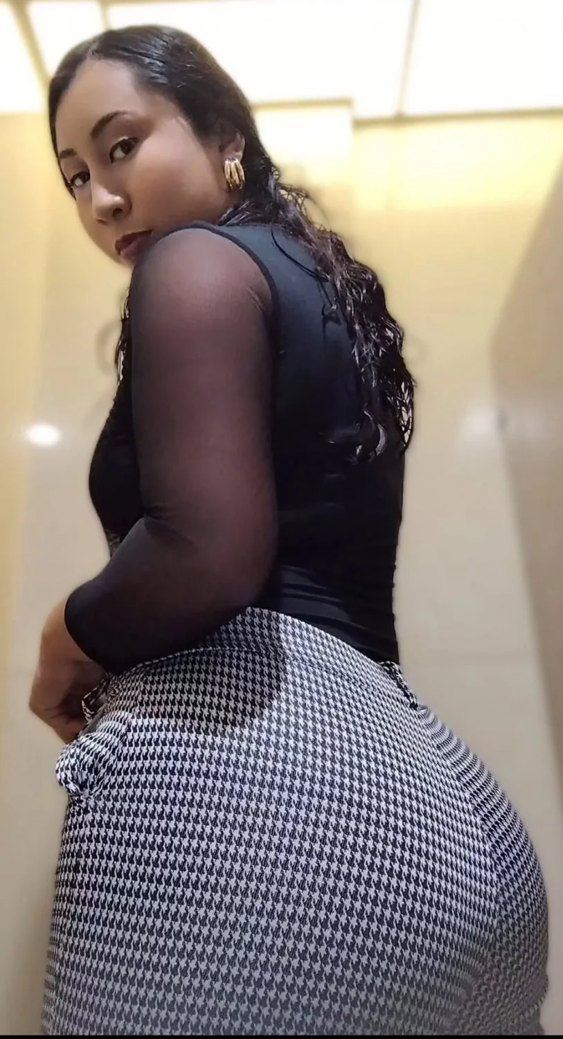 Girl Puta tiene un rico cuerpo muy sexy y rico culo y zorrita image 8