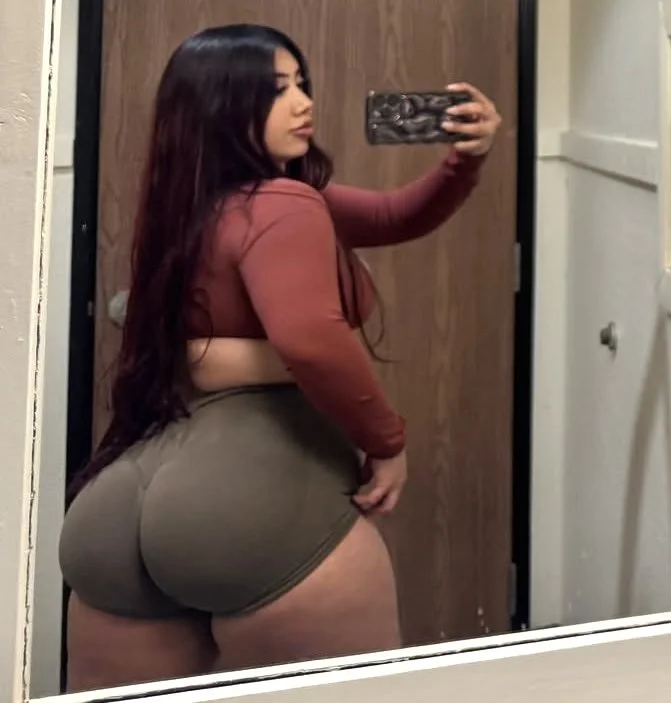 Crazy thick phat meaty ass irl Latina is the definition of Built 4 BBC image 1