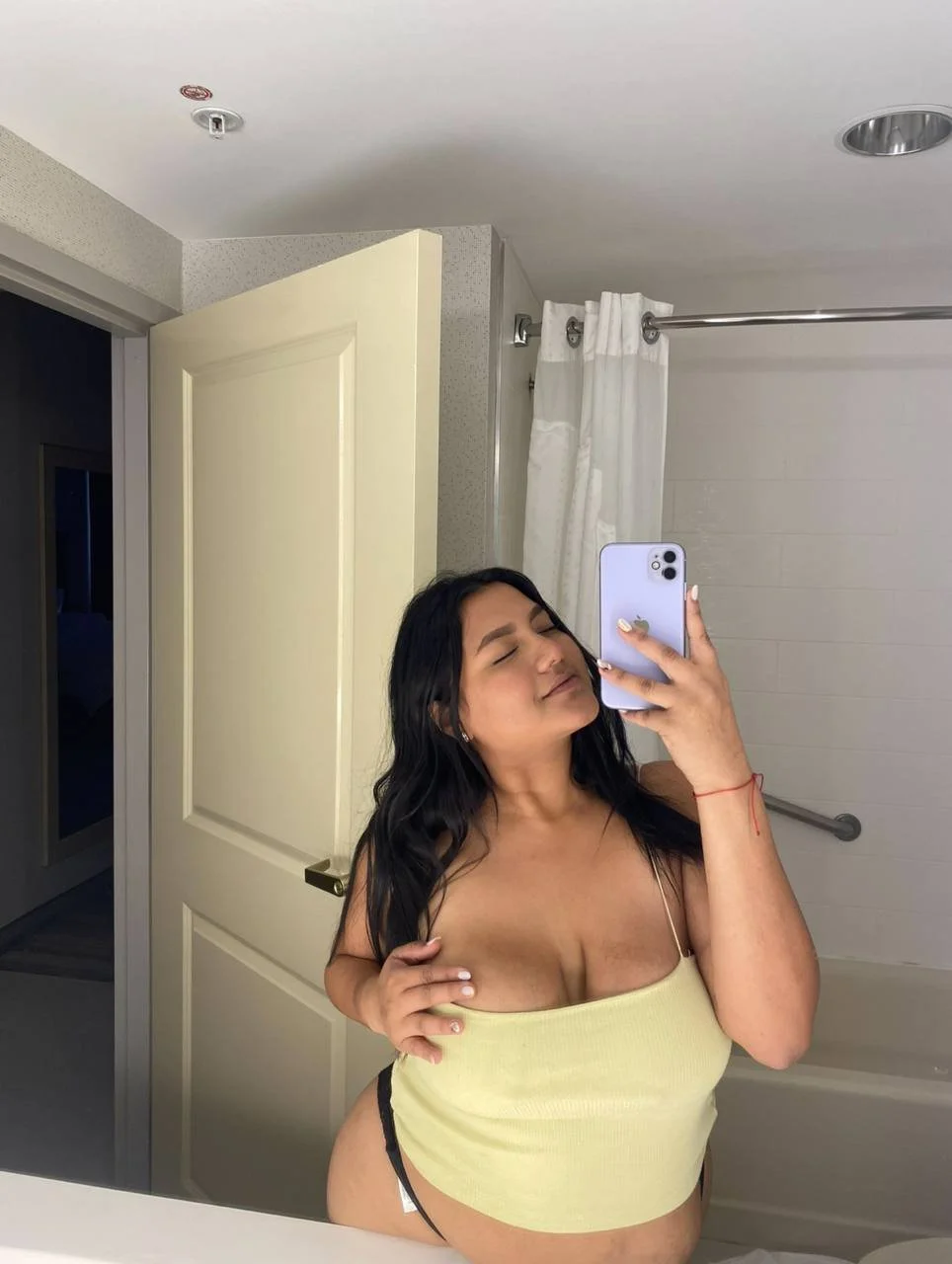 Gorda morena muy culona y tetona image 8