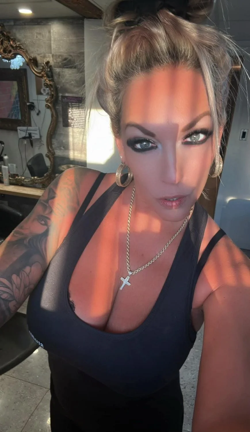 Samantha ... encore juste des esti de grosses boules image 6