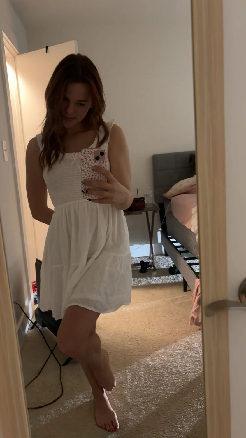 Barely legal college teen with a fat ass (im 18) main image