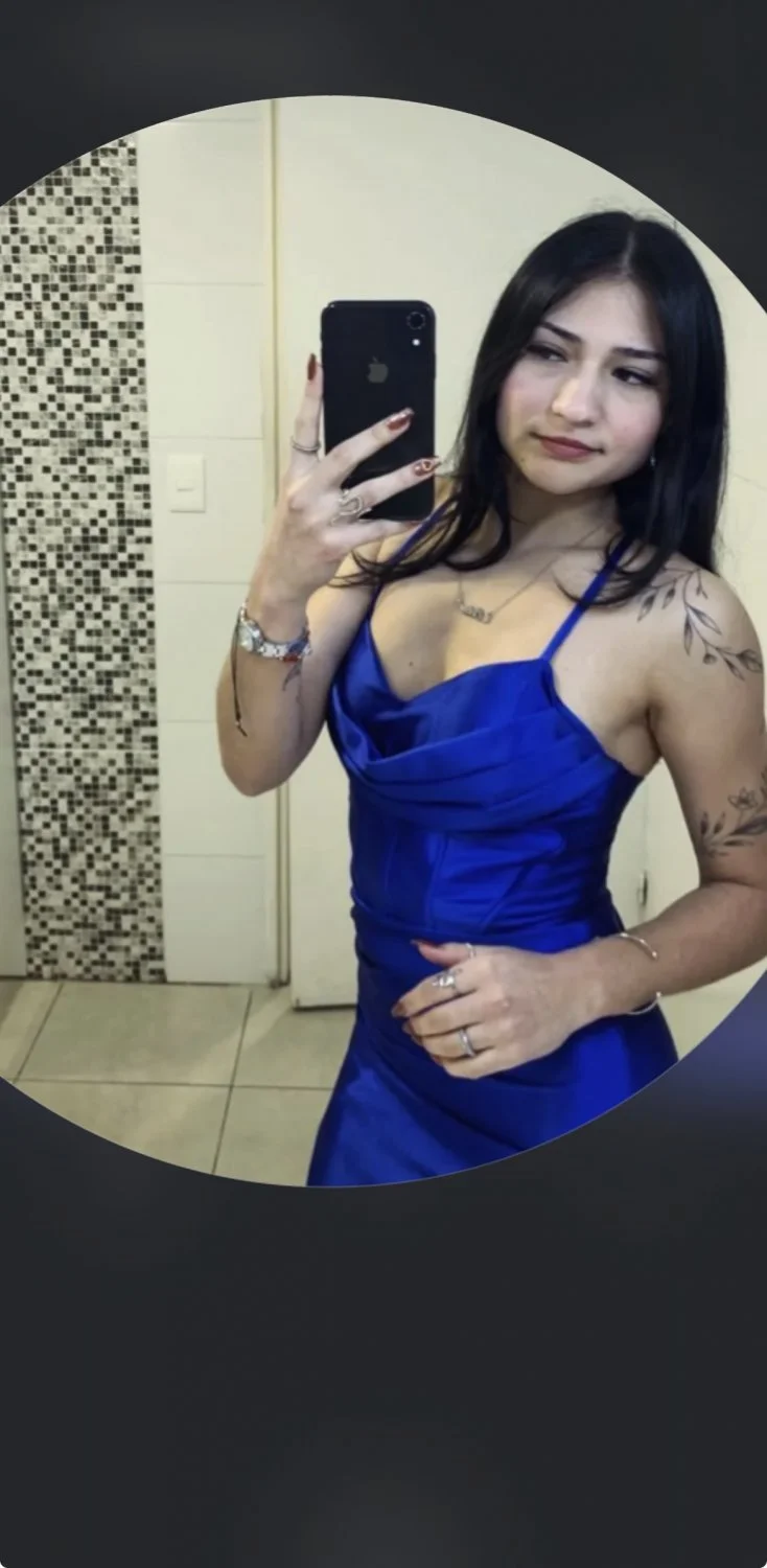 Algo de ella hay? Pago por algo de ella jaja main image