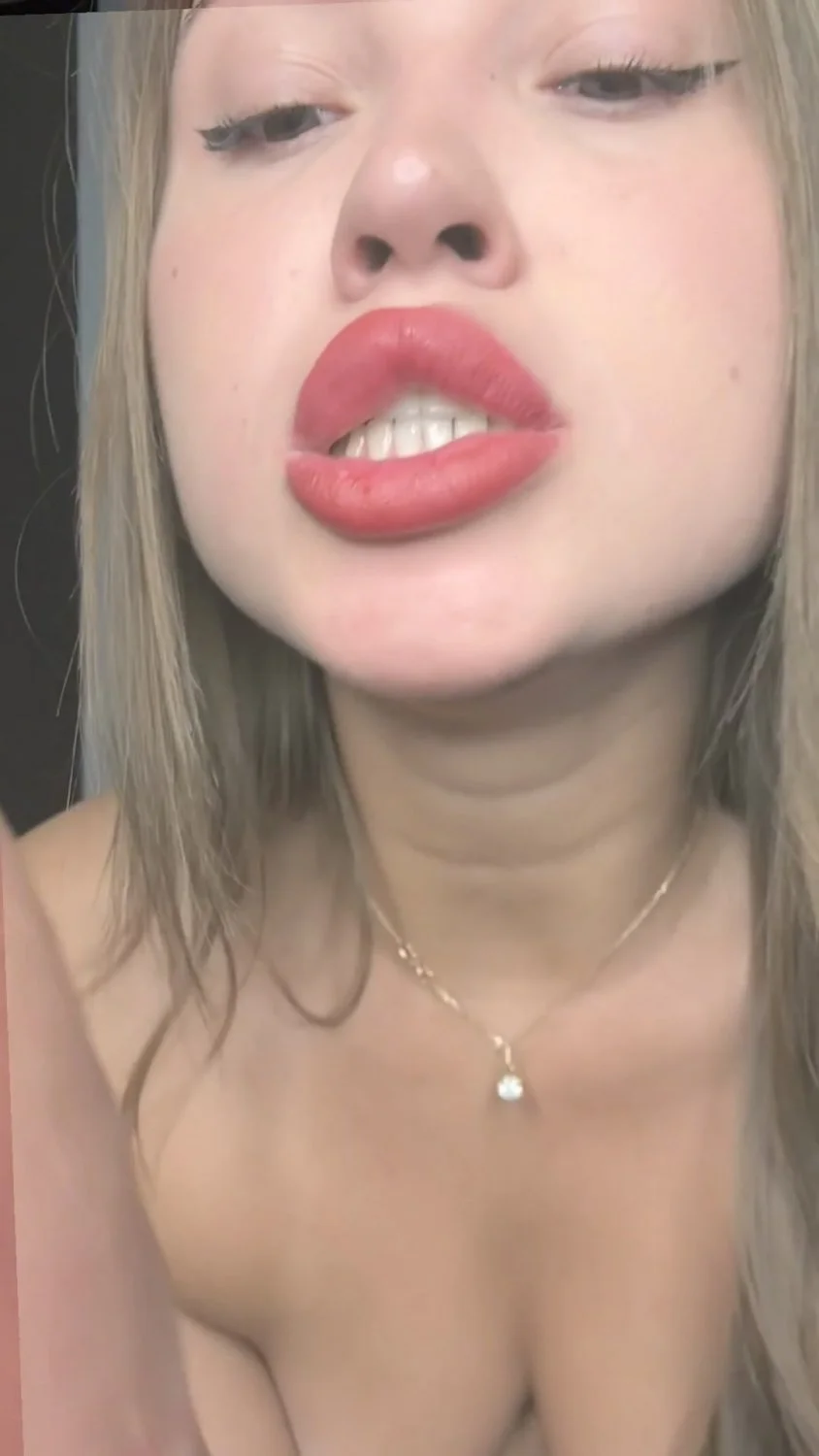 🔞 small tits wet slut sucking dick shaved pussy nude 🍑💦 OF image 3