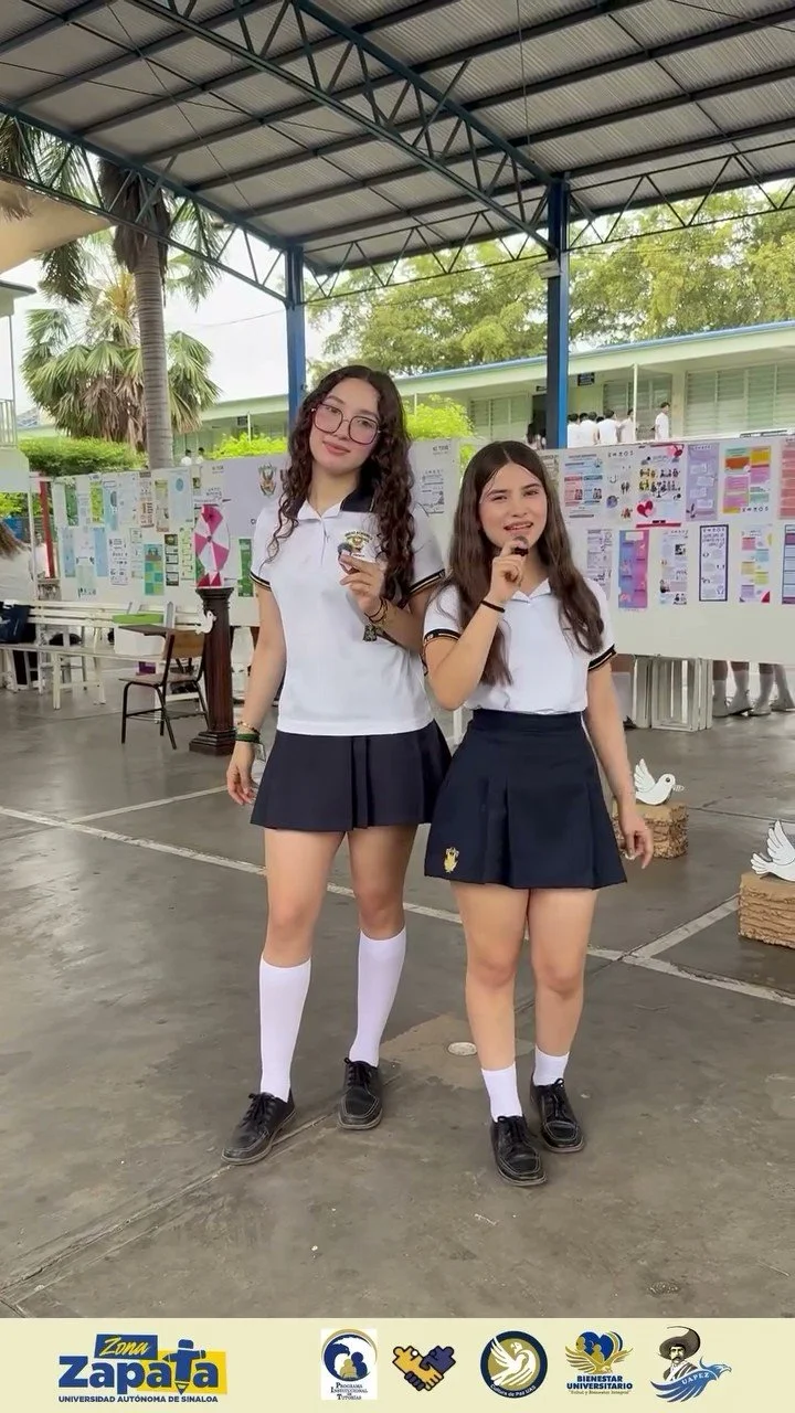 Colegialas hermosas latinas image 8