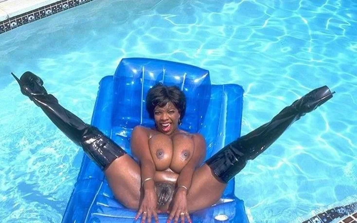Scrumptious Mature Ebony Milf Big Boobs !!! image 25