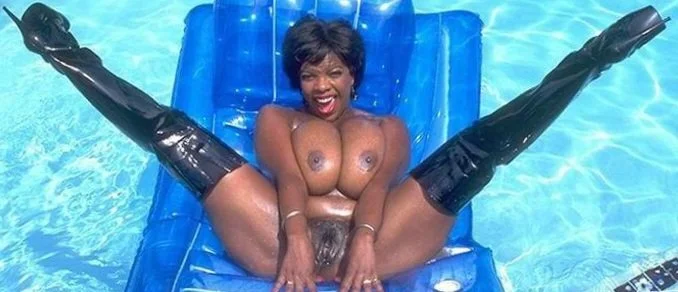 Scrumptious Mature Ebony Milf Big Boobs !!! image 8