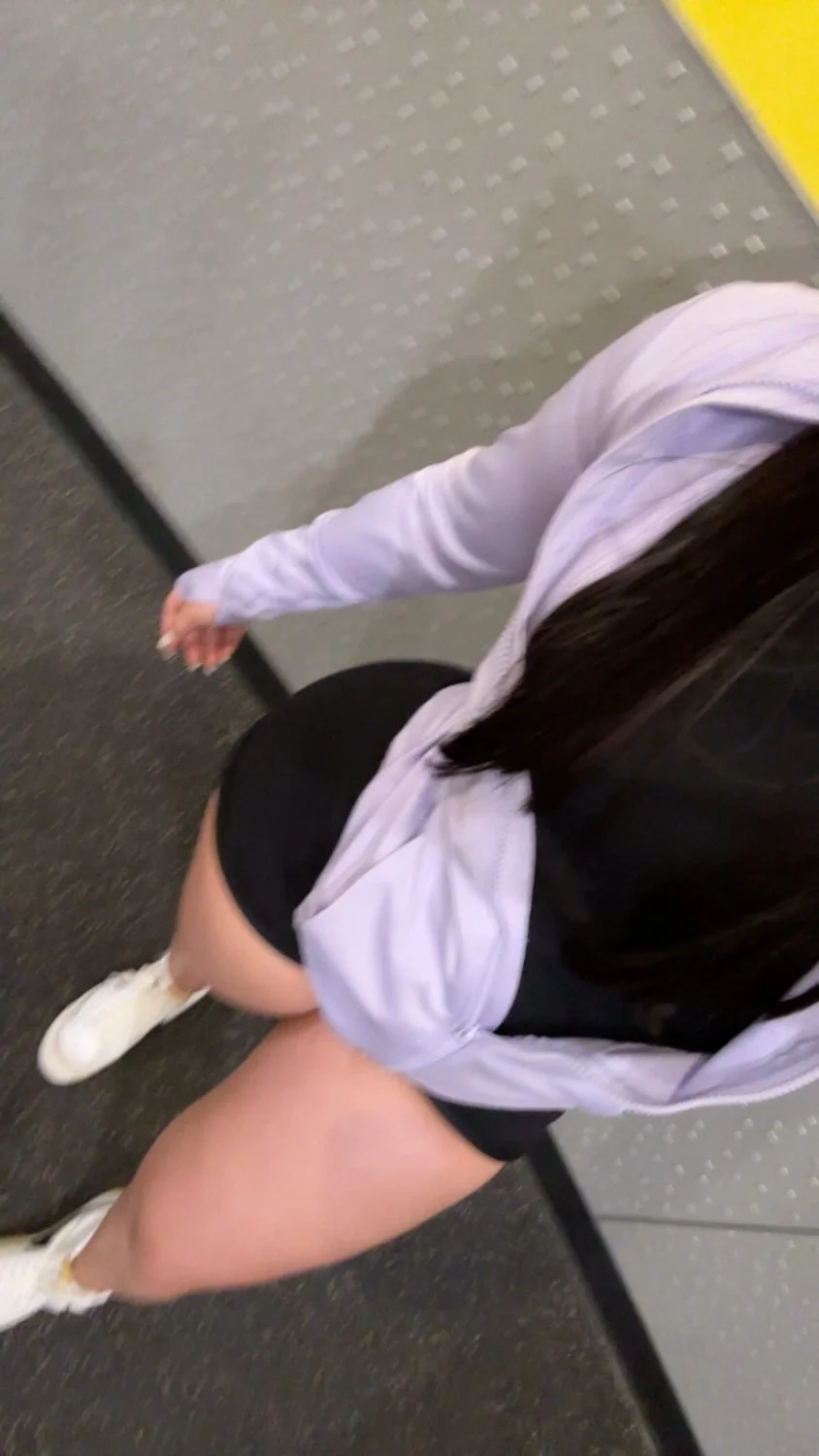 thick thigs image 4