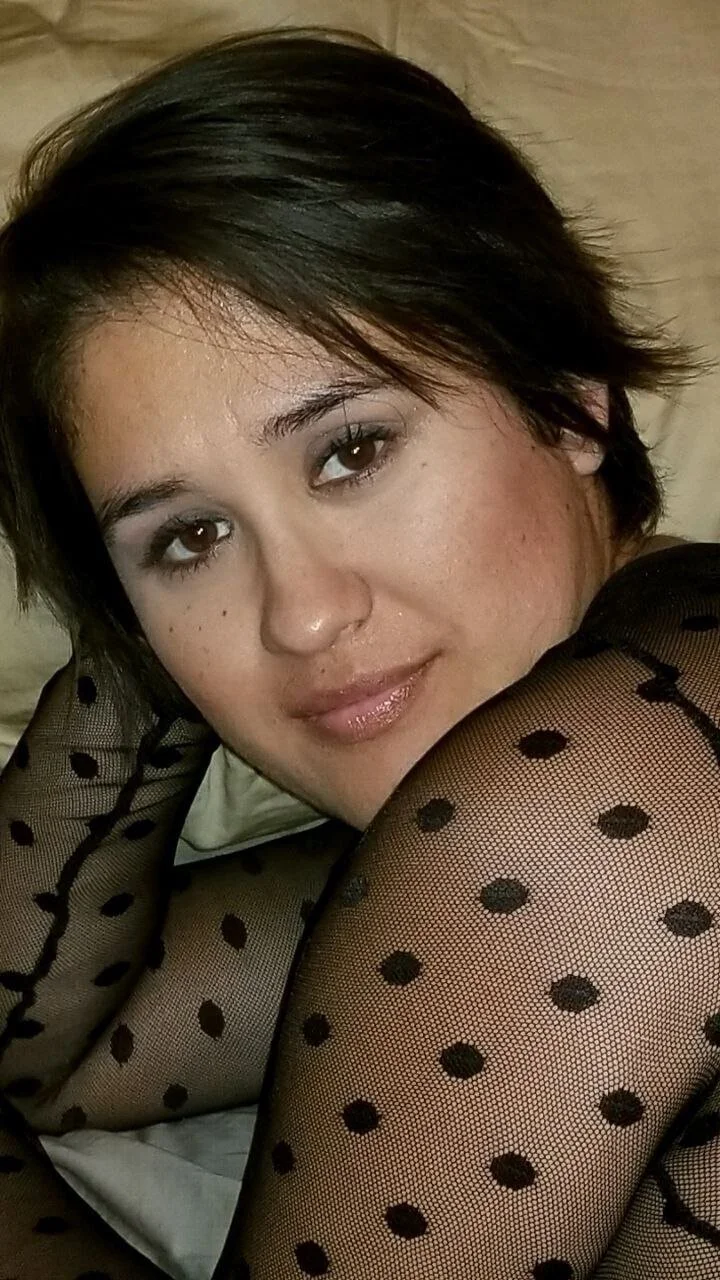 Arizona Latina Wife Misty Likes Feet image 5