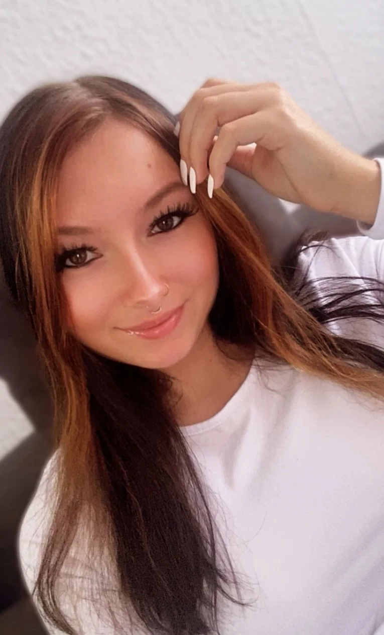 German Cumface Laura image 5