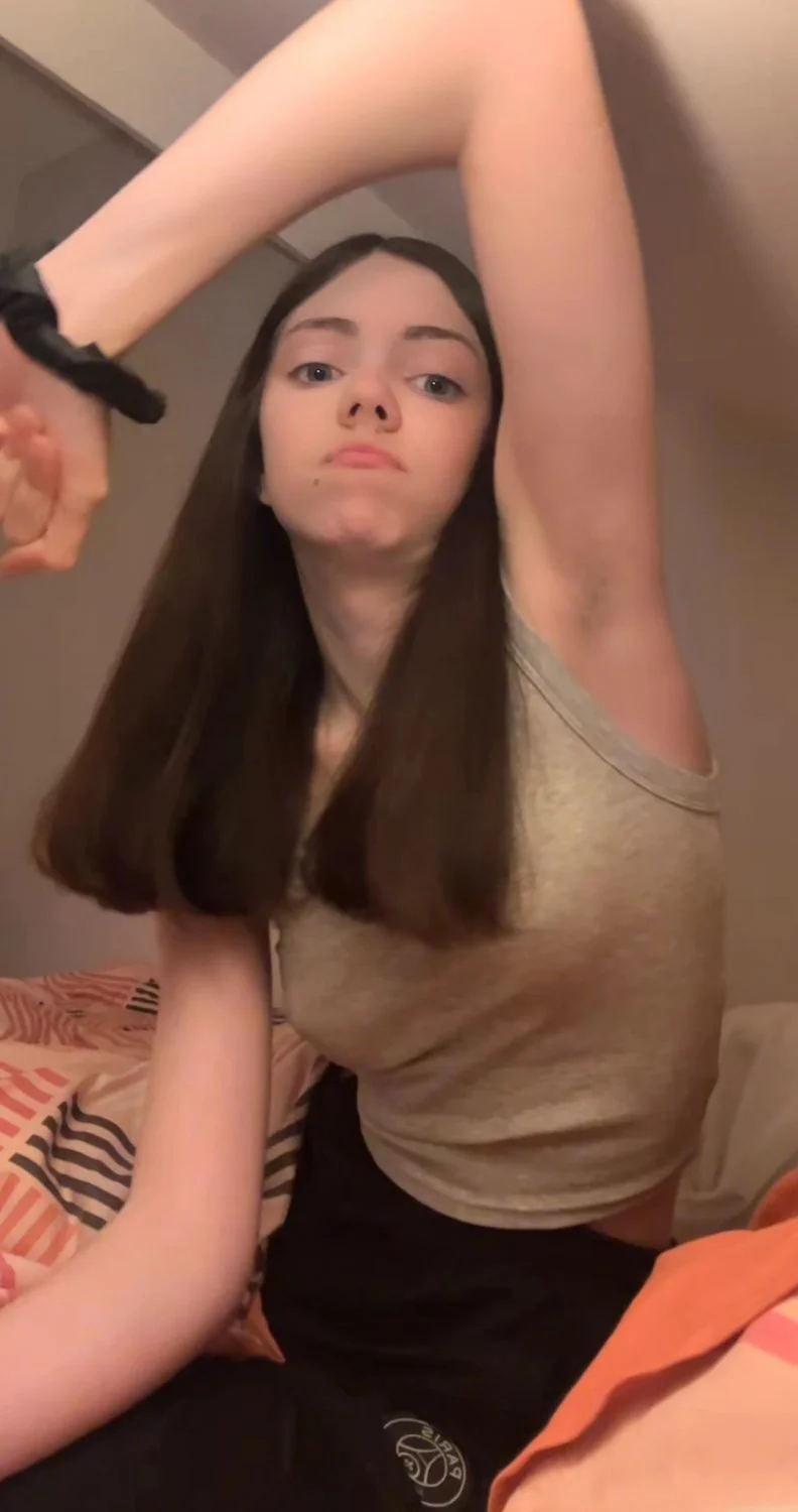 Eva Armpit image 3