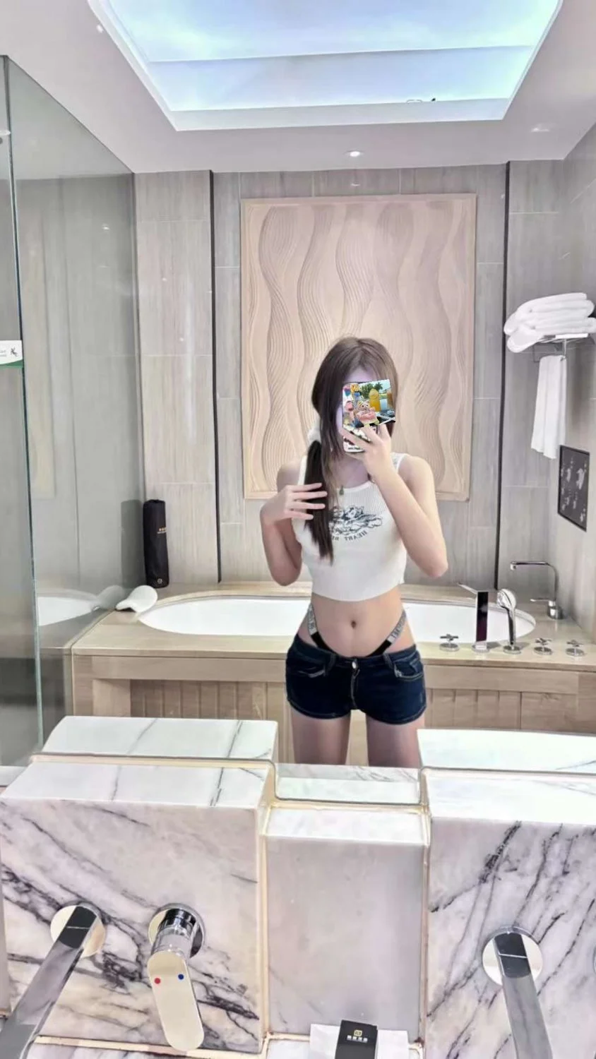 Petite SG XMM Slut pt.1 image 7